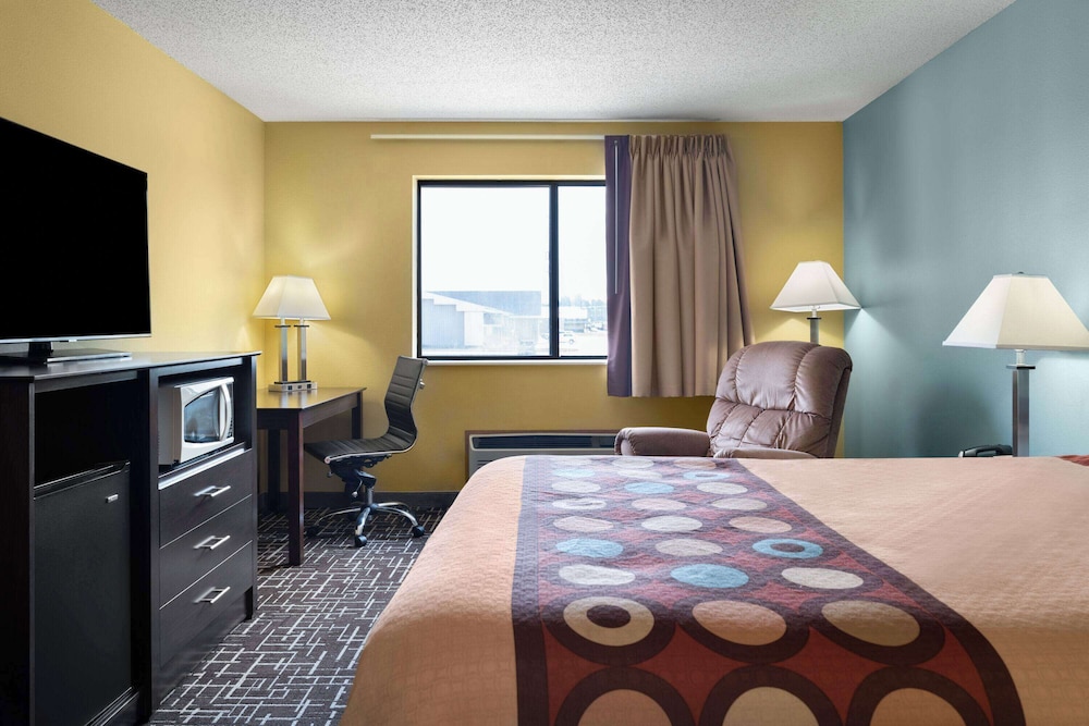 super 8 by wyndham dyersville near field of dreams