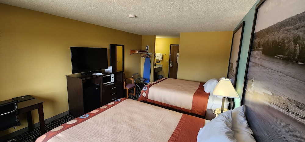 super 8 by wyndham dyersville near field of dreams