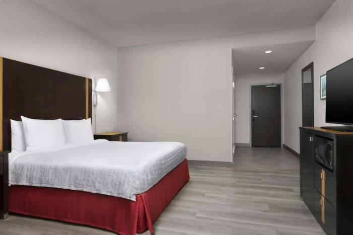 hampton inn and suites el paso east