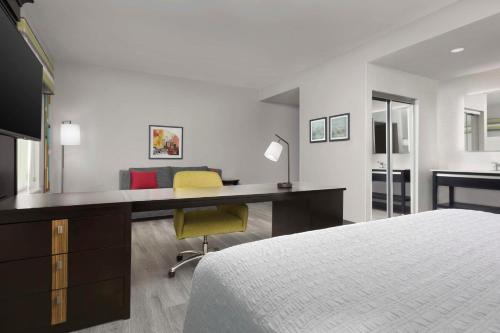 hampton inn and suites el paso east