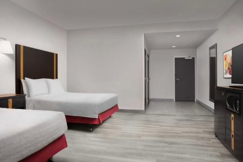 hampton inn and suites el paso east