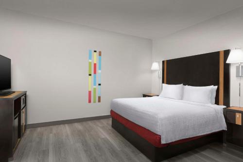hampton inn and suites el paso east