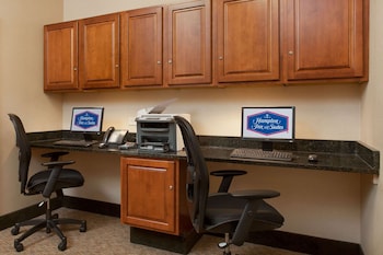 hampton inn and suites addison