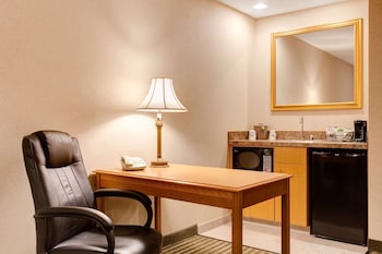 hampton inn and suites addison