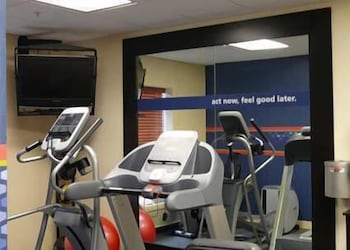 hampton inn and suites addison