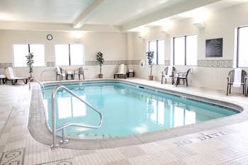 hampton inn and suites addison