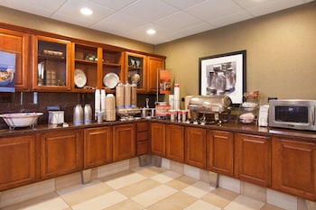 hampton inn and suites addison