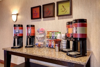 hampton inn and suites addison