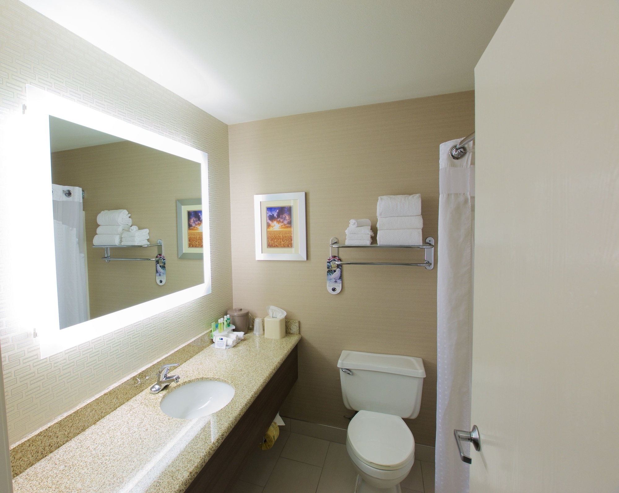holiday inn express fargo west acres by ihg