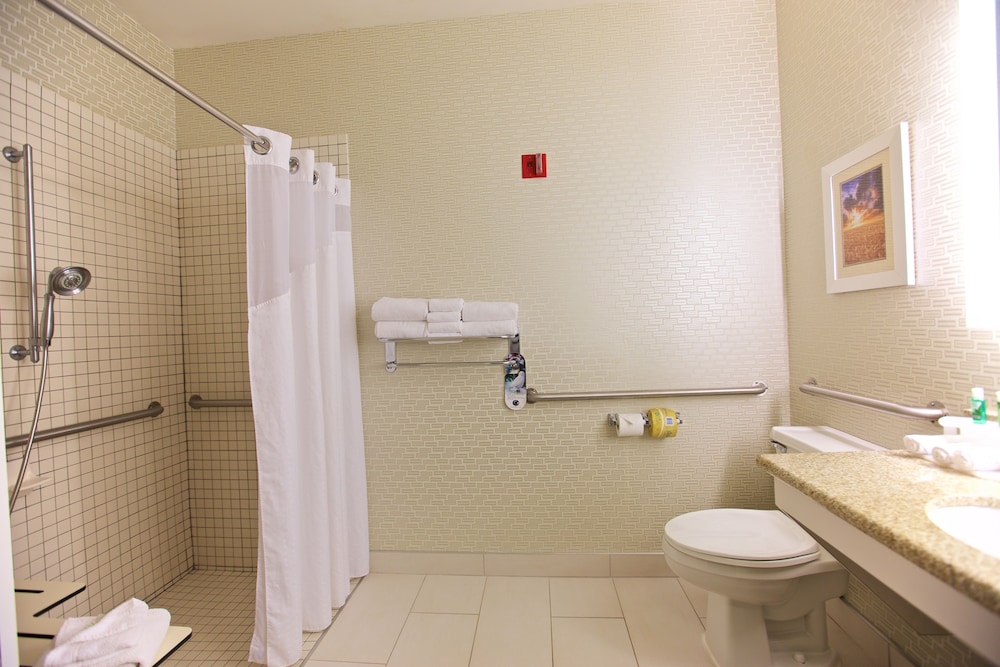 holiday inn express fargo west acres by ihg