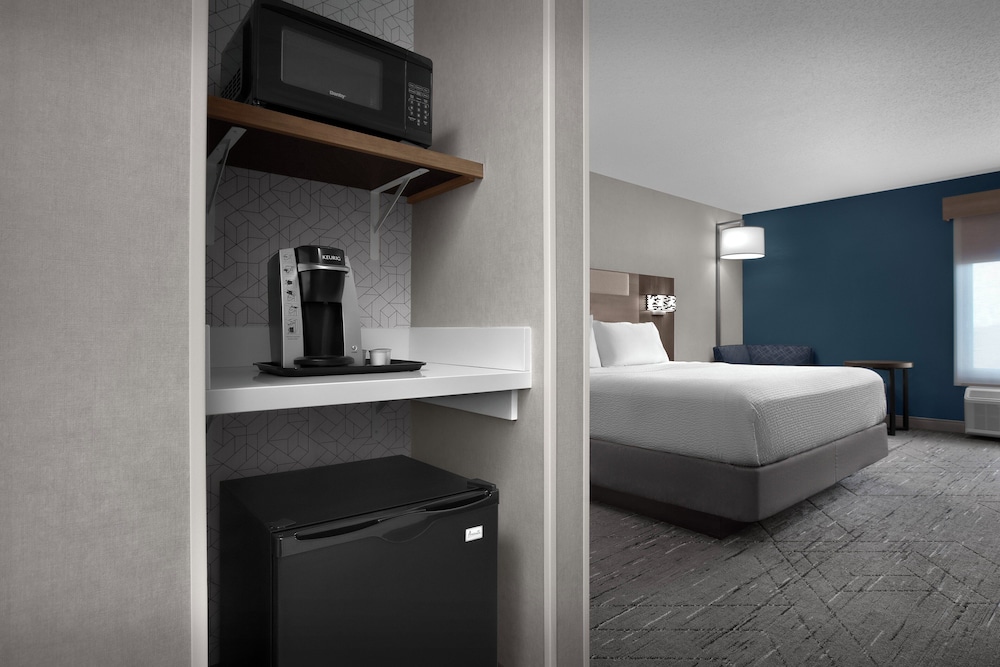 holiday inn express fargo west acres by ihg