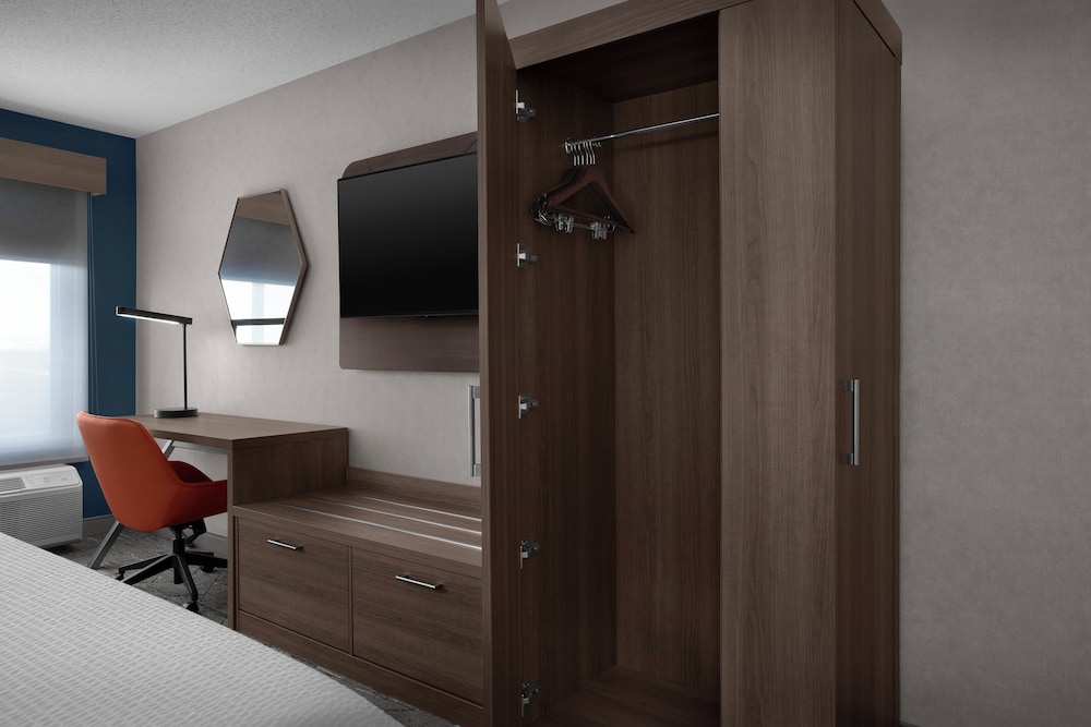 holiday inn express fargo west acres by ihg