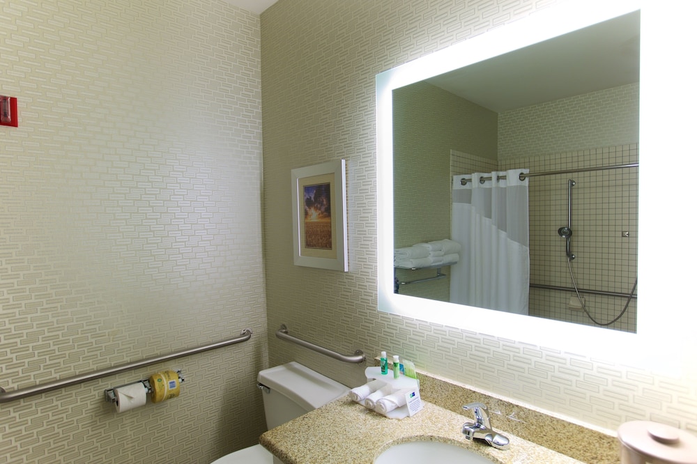 holiday inn express fargo west acres by ihg