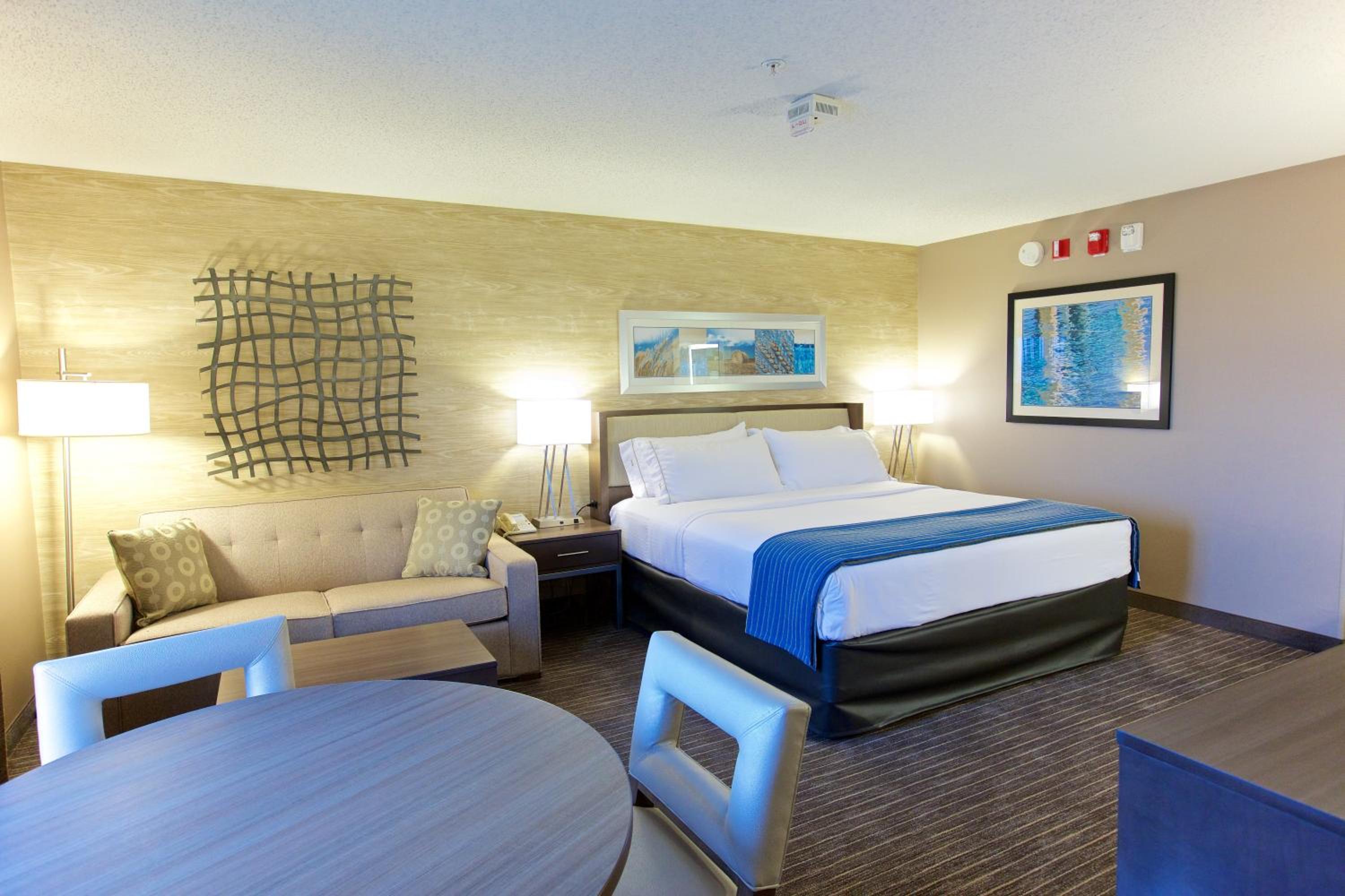 holiday inn express fargo west acres by ihg