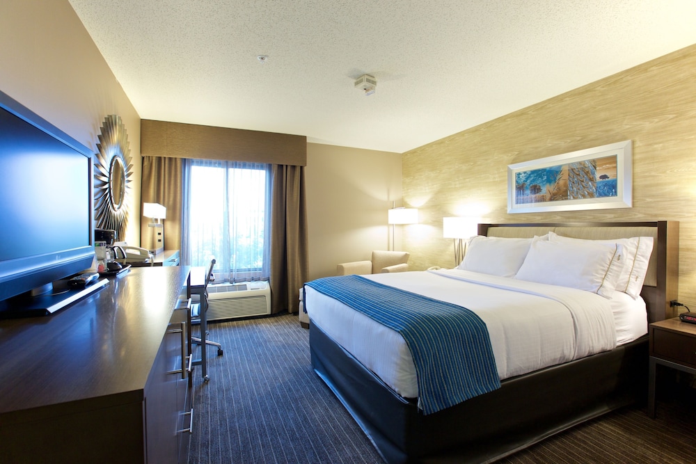 holiday inn express fargo west acres by ihg