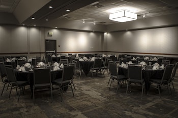 Holiday Inn Fargo By Ihg,West Fargo>>Fargo,4 star
