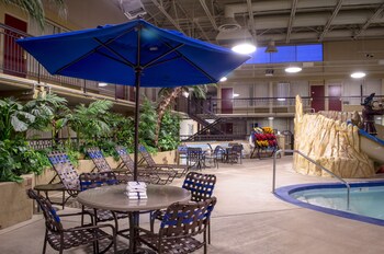 holiday inn fargo by ihg