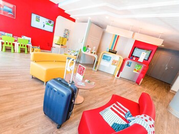 ibis styles honfleur centre historique