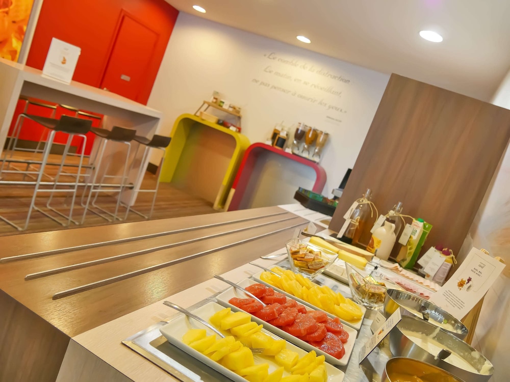 ibis styles honfleur centre historique