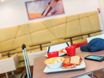 ibis styles honfleur centre historique