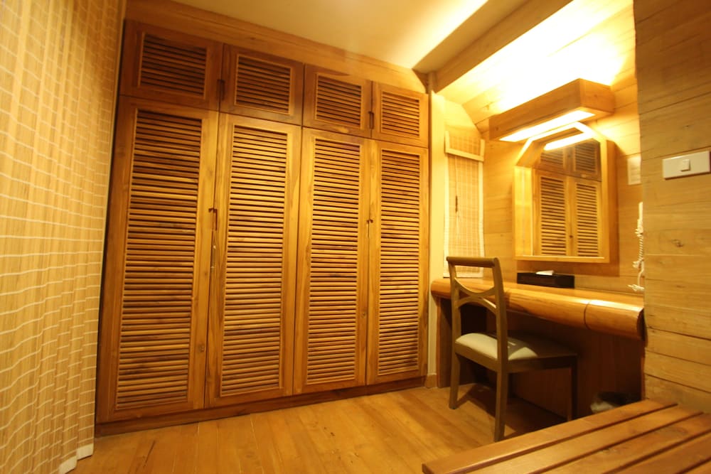 sunset park resort and spa
