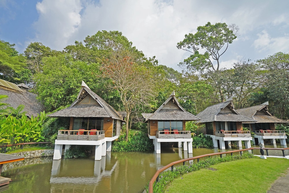 sunset park resort and spa