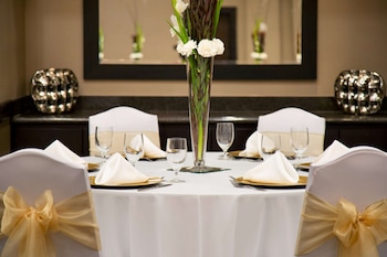 hilton garden inn houston nw america plaza