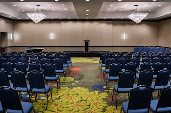 hilton garden inn houston nw america plaza