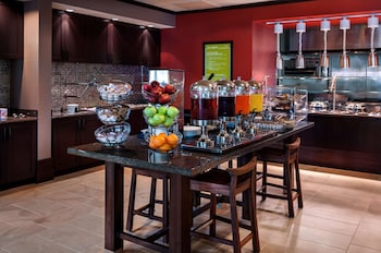 hilton garden inn houston nw america plaza