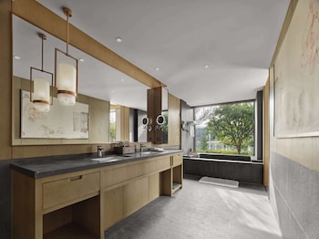 hilton suzhou new district