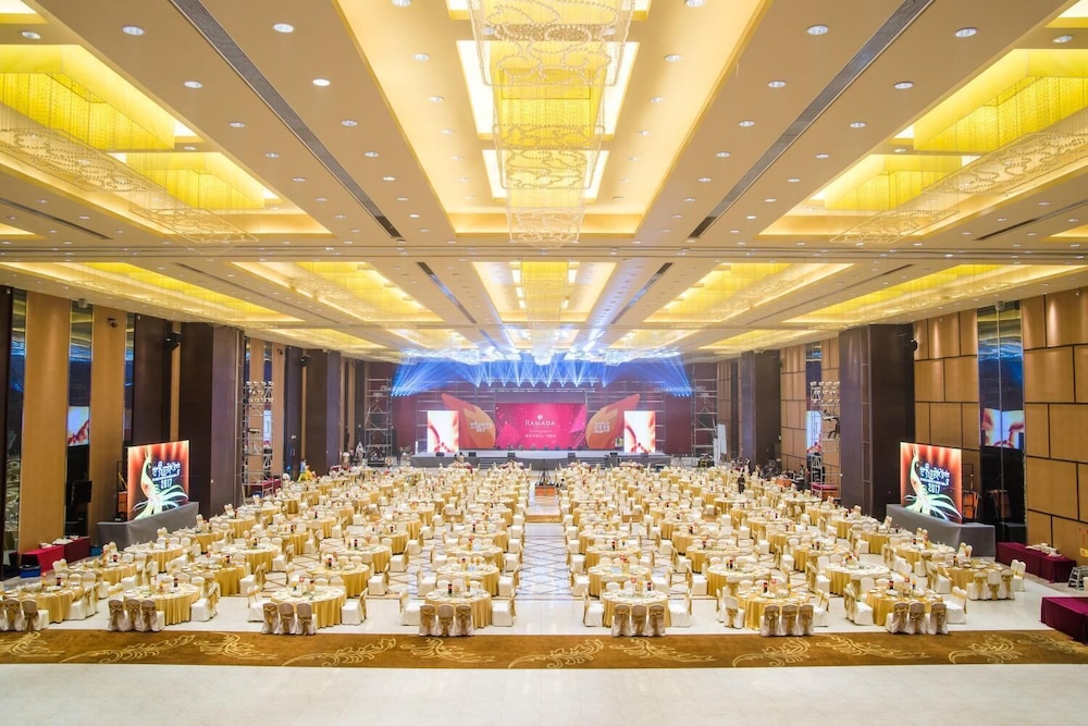 ramada plaza huizhou east