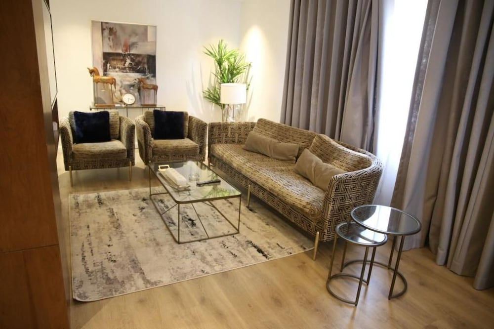 cheerful hotel al rass