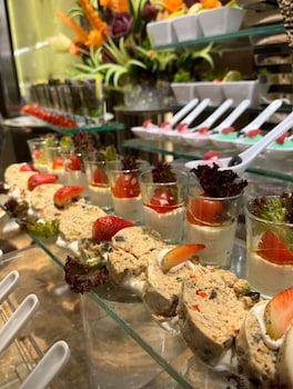cheerful hotel al rass