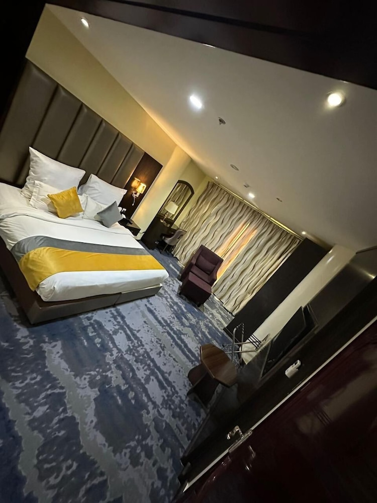 cheerful hotel al rass