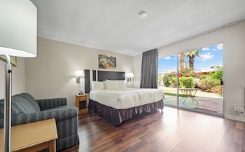sol springs inn