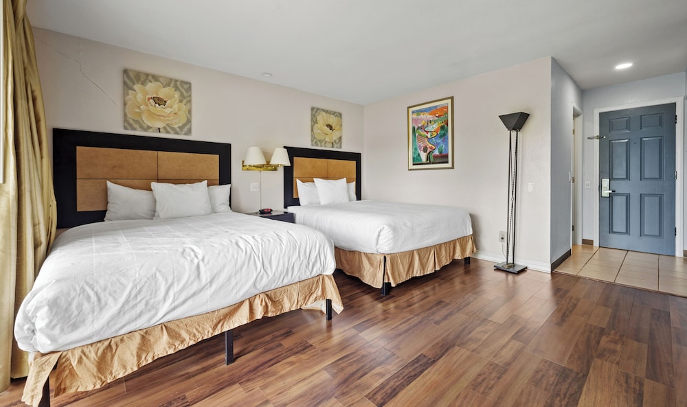 sol springs inn