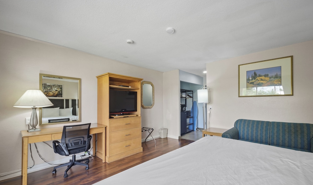 sol springs inn