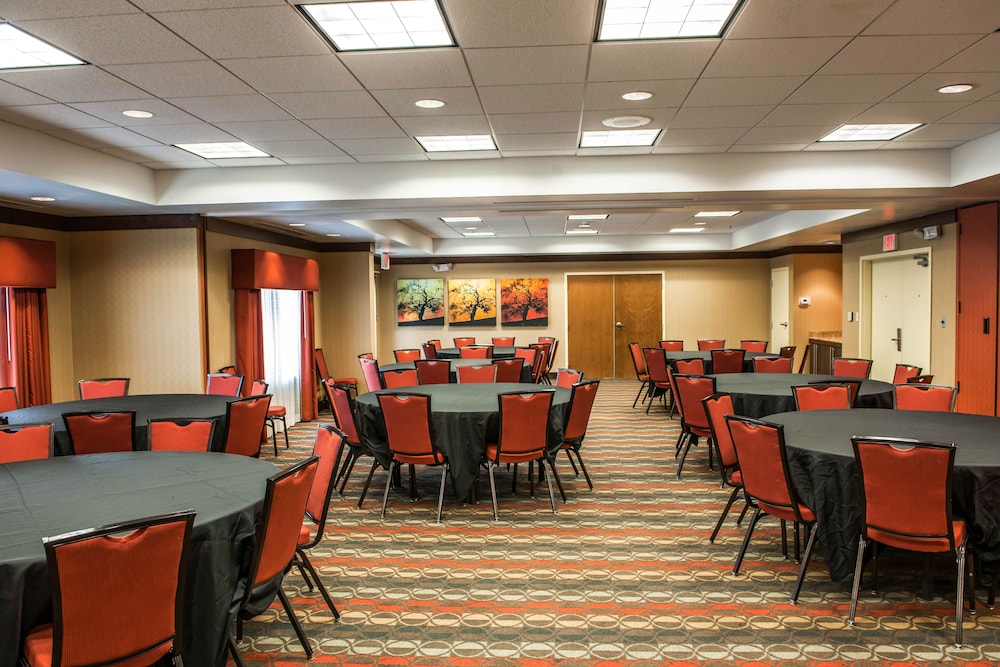 holiday inn indianapolis downtown by ihg