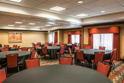 holiday inn indianapolis downtown by ihg