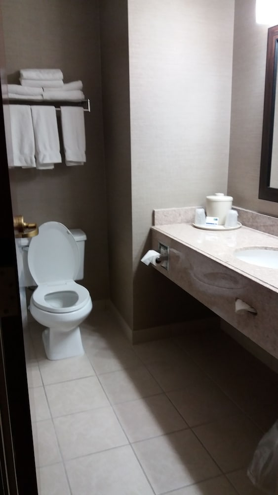 holiday inn express hotel and suites waterford by ihg
