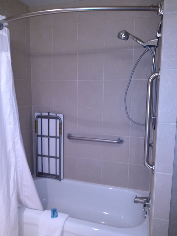 holiday inn express hotel and suites waterford by ihg