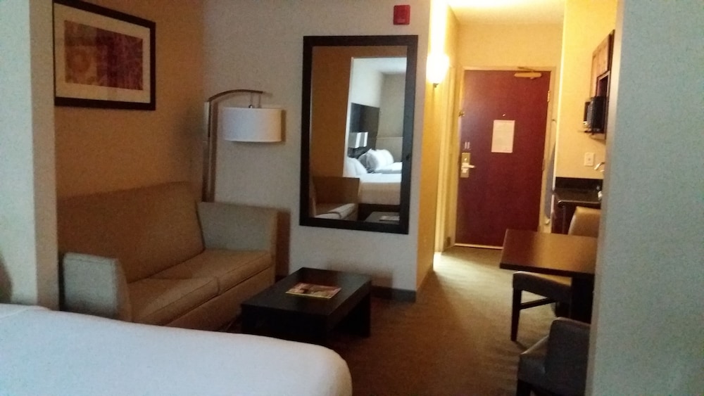 holiday inn express hotel and suites waterford by ihg