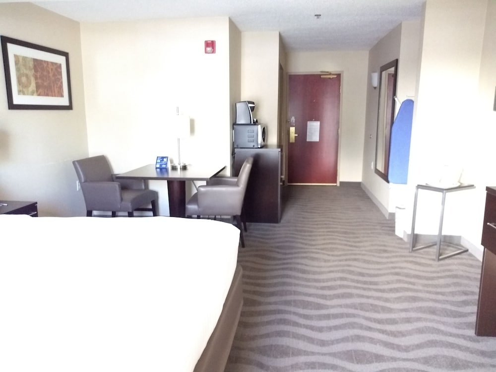 holiday inn express hotel and suites waterford by ihg