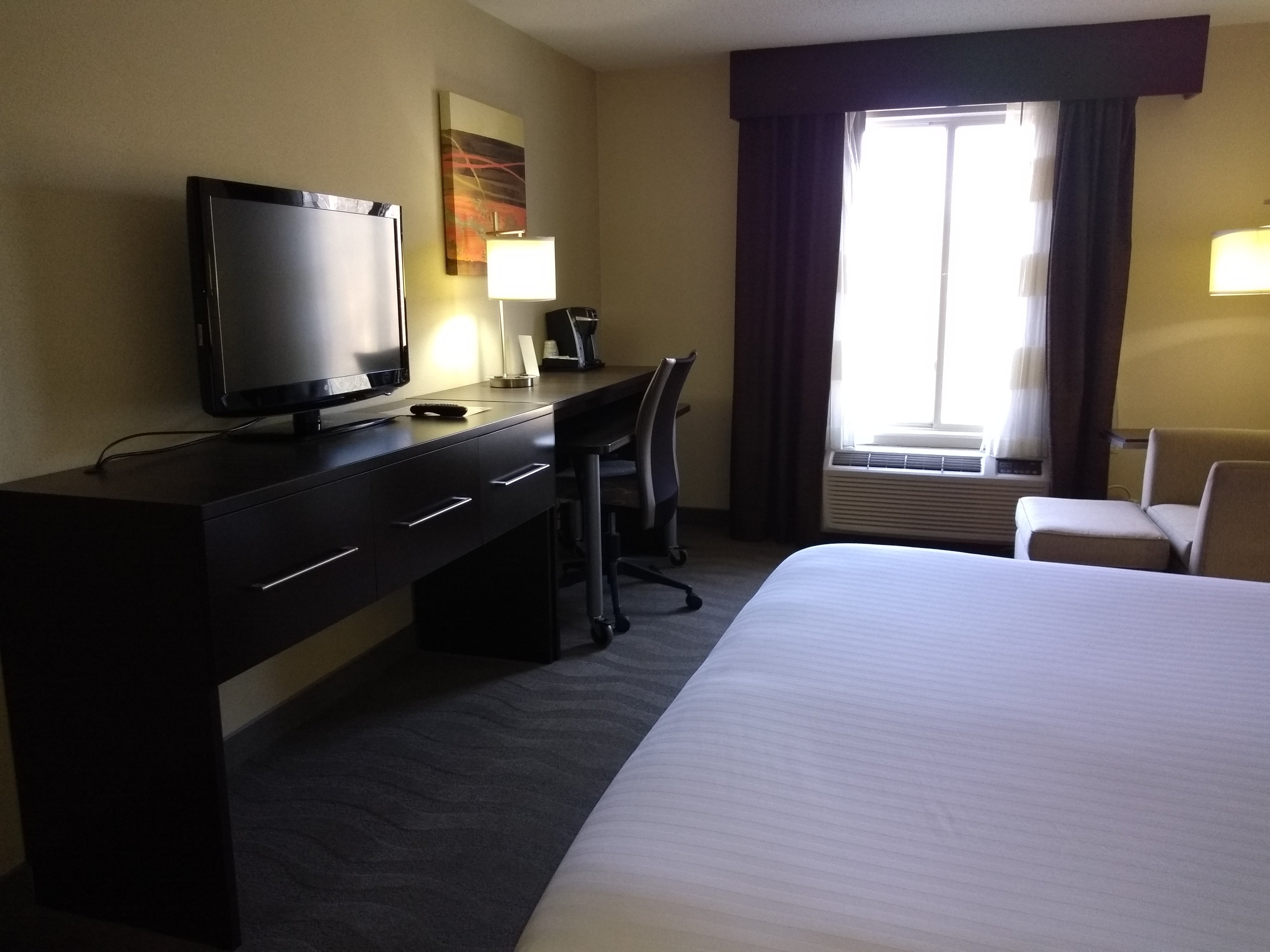 holiday inn express hotel and suites waterford by ihg