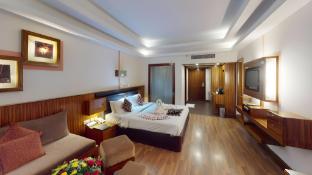 Hotel Gokulam Park Inn,,4 star