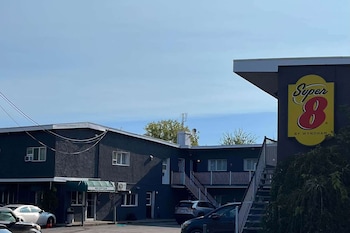 super 8 by wyndham montreal