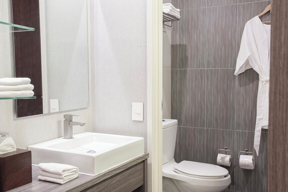 hotel casa inn galerias