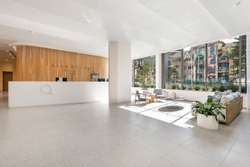 ultiqa signature at broadbeach