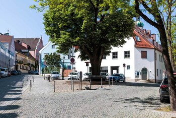 limehome dachau konrad adenauer str