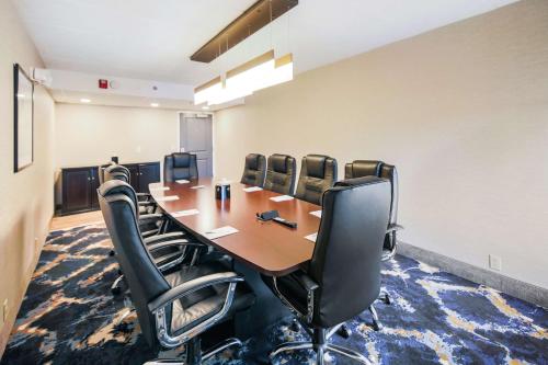 hampton inn fall river westport
